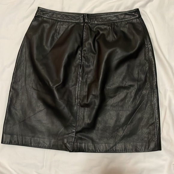 Genuine leather copper key skirt girls size 16 zipper on back - Picture 2 of 3